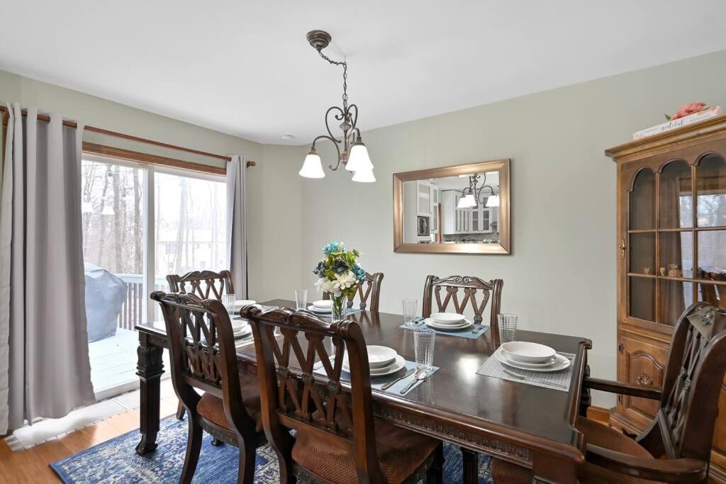 Villa Poconos Peaceful Retreat - Families & Large Groups Tobyhanna Esterno foto